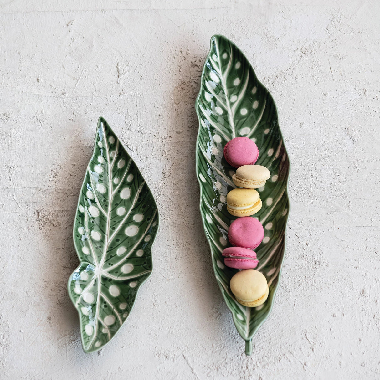 16" Spotted Leaf Plate